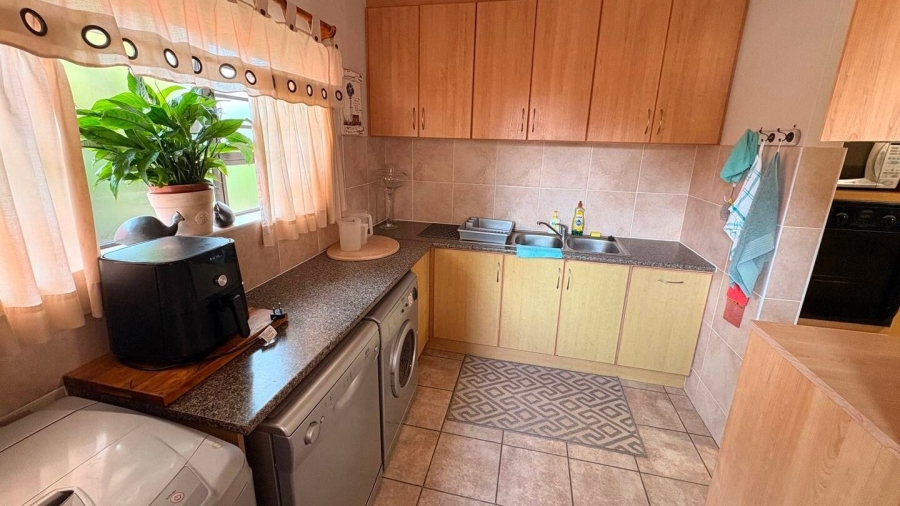 3 Bedroom Property for Sale in Fraaiuitsig Western Cape